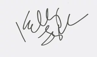 Kelly Lynch autograph