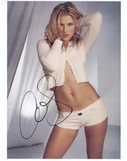 Ali Larter autograph