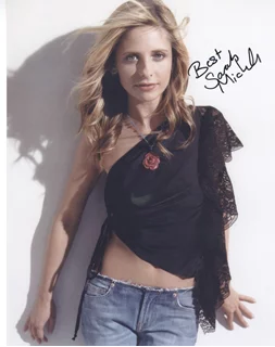 Sarah Michelle Gellar autograph