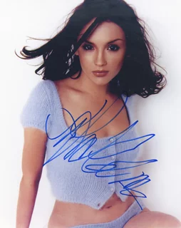 Rachael Leigh Cook autograph