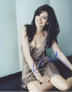 Anne Hathaway autograph