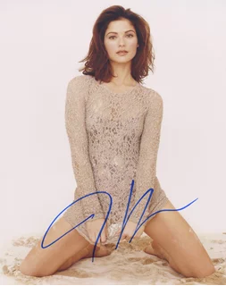 Jill Hennessy autograph