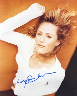 Mary Stuart Masterson autograph