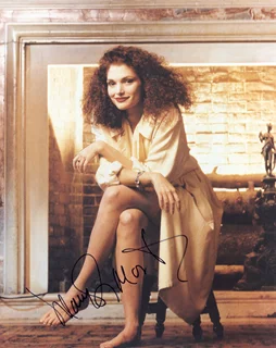 Mary Elizabeth Mastrantonio autograph