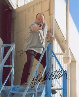 Wade Williams autograph