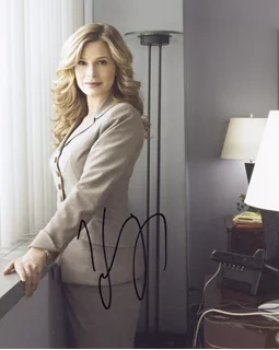Kyra Sedgwick autograph