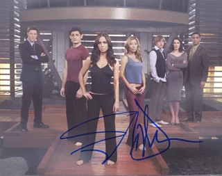 Eliza Dushku autograph