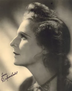 Leni Riefenstahl autograph