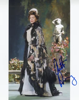 Annette Bening autograph
