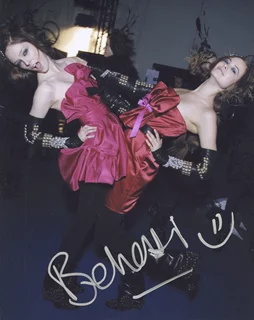 Behati Prinsloo autograph