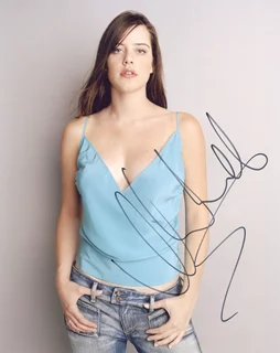 Michelle Ryan autograph