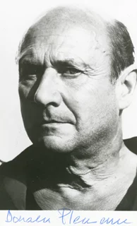 Donald Pleasence autograph