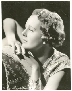 Mary Astor autograph