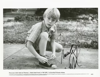 Macaulay Culkin autograph