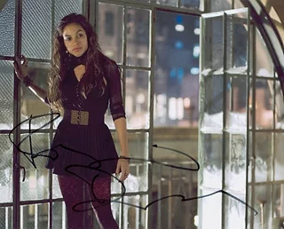 Rosario Dawson autograph