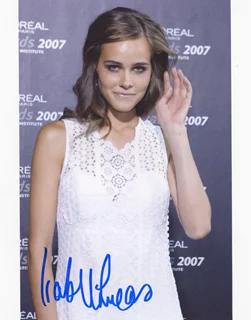 Isabel Lucas autograph