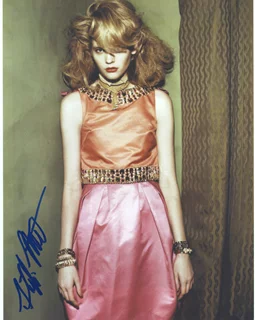 Heidi Mount autograph