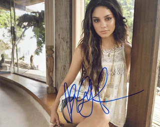 Vanessa Hudgens autograph