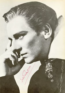 John Gielgud autograph