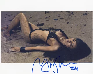 Yunjin Kim autograph