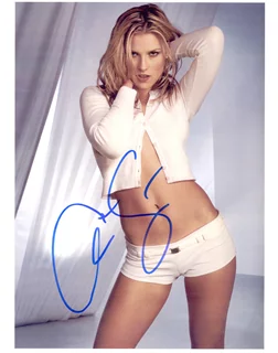 Ali Larter autograph