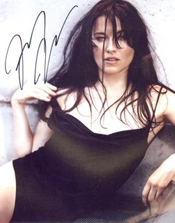 Lucy Lawless autograph