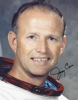 Jerry Carr autograph