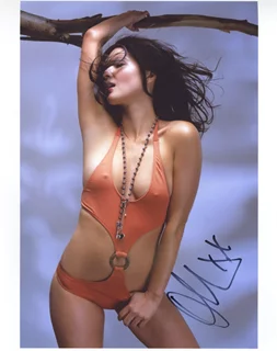 Olivia Munn autograph