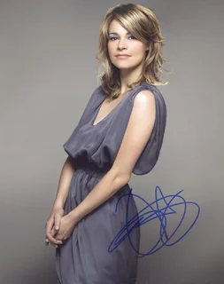 Leisha Hailey autograph