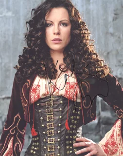 Kate Beckinsale autograph