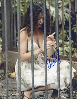 Evangeline Lilly autograph