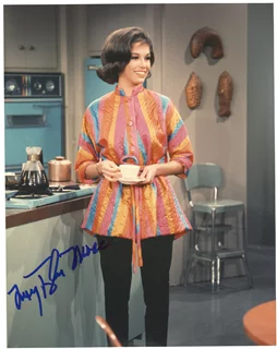 Mary Tyler Moore autograph