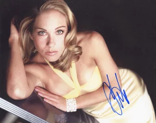 Christina Applegate autograph