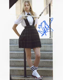 Taylor Momsen autograph