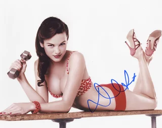 Danneel Harris autograph