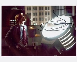 Aaron Eckhart autograph