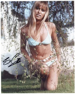 Susan George autograph
