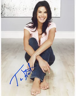 Teri Hatcher autograph
