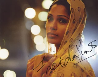 Freida Pinto autograph