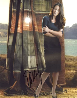 Evangeline Lilly autograph