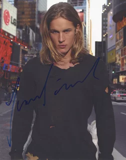 Travis Fimmel autograph