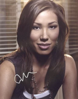 Michaela Conlin autograph