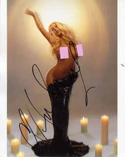 Aubrey O'Day autograph