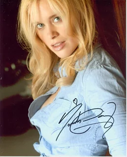 Tarah Paige autograph