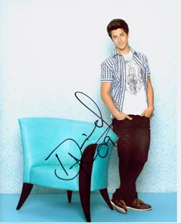 David Henrie autograph