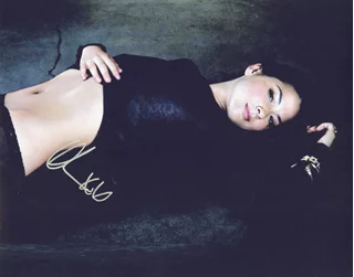 Olivia Munn autograph