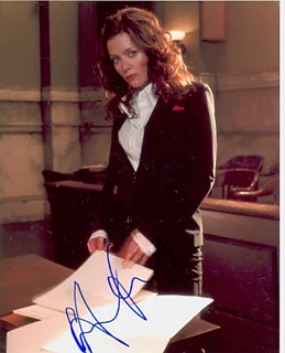 Anna Friel autograph