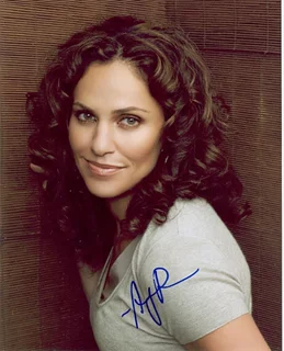 Amy Brenneman autograph