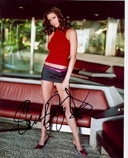 Shannon Elizabeth autograph