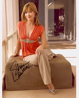Sharon Lawrence autograph